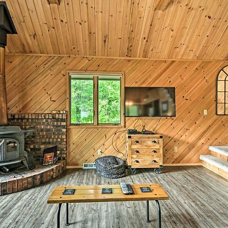 Riverfront Traverse City Cabin Fish, Kayak And Tube Exterior photo