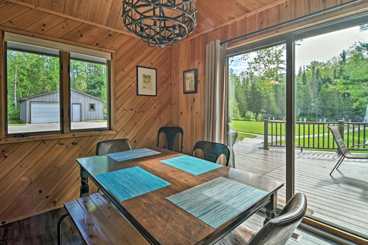 Riverfront Traverse City Cabin Fish, Kayak And Tube Exterior photo