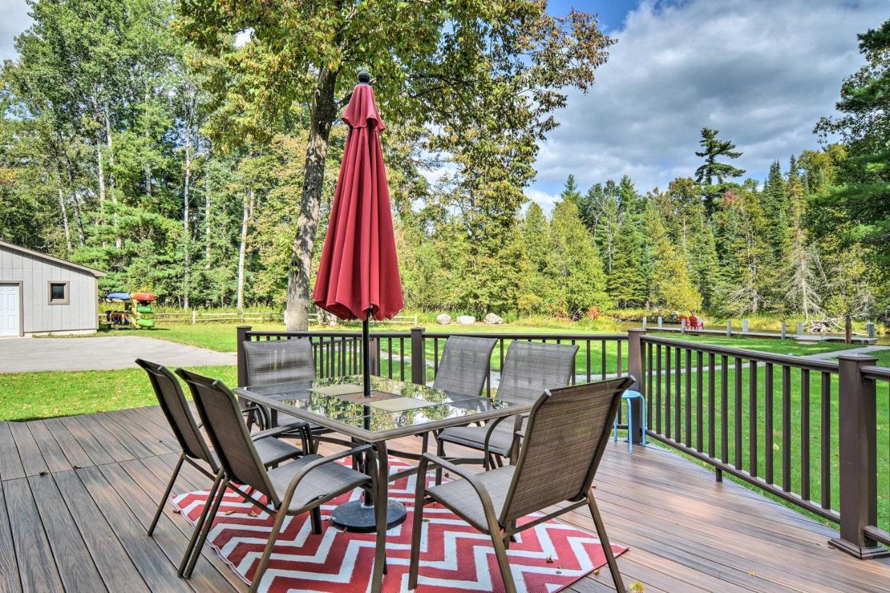 Riverfront Traverse City Cabin Fish, Kayak And Tube Exterior photo